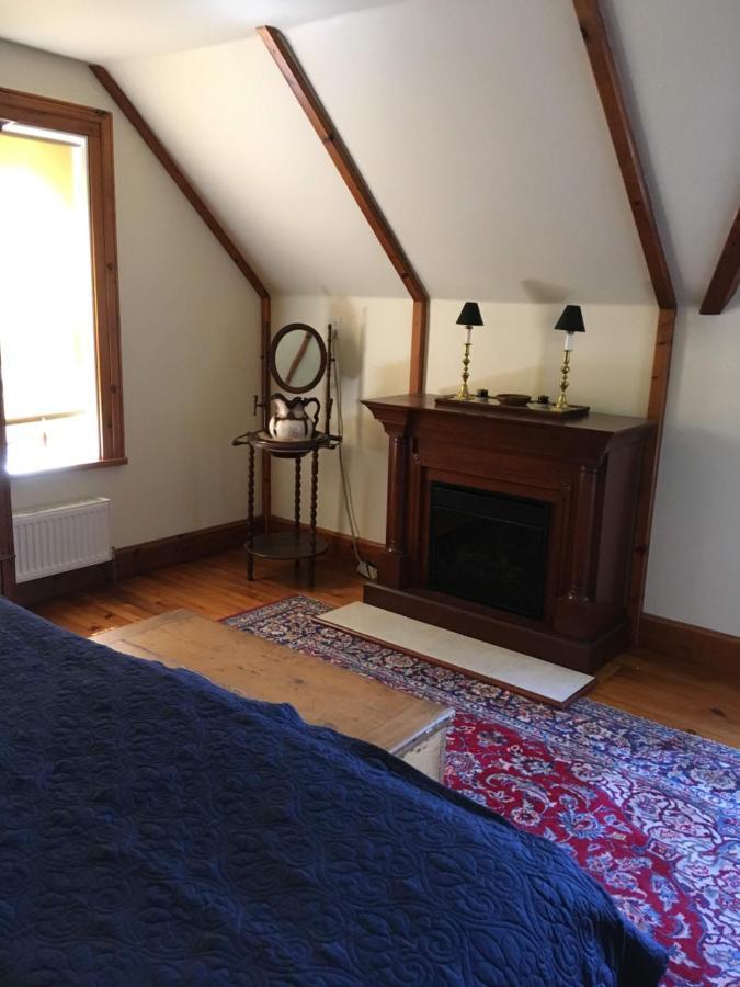 Sawyer'S Creek Bed And Breakfast Algonquin Highlands Экстерьер фото