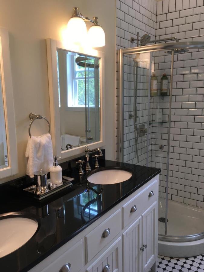 Sawyer'S Creek Bed And Breakfast Algonquin Highlands Экстерьер фото