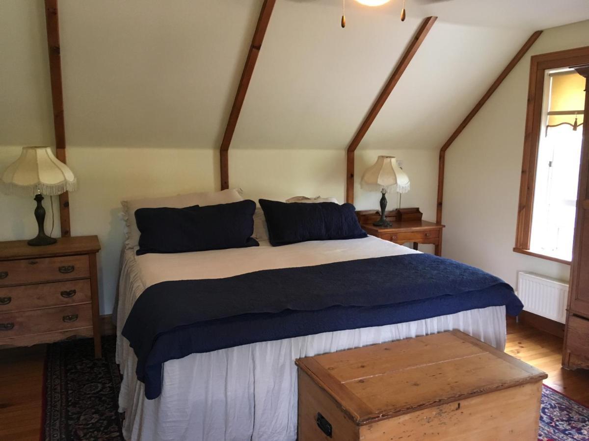 Sawyer'S Creek Bed And Breakfast Algonquin Highlands Экстерьер фото