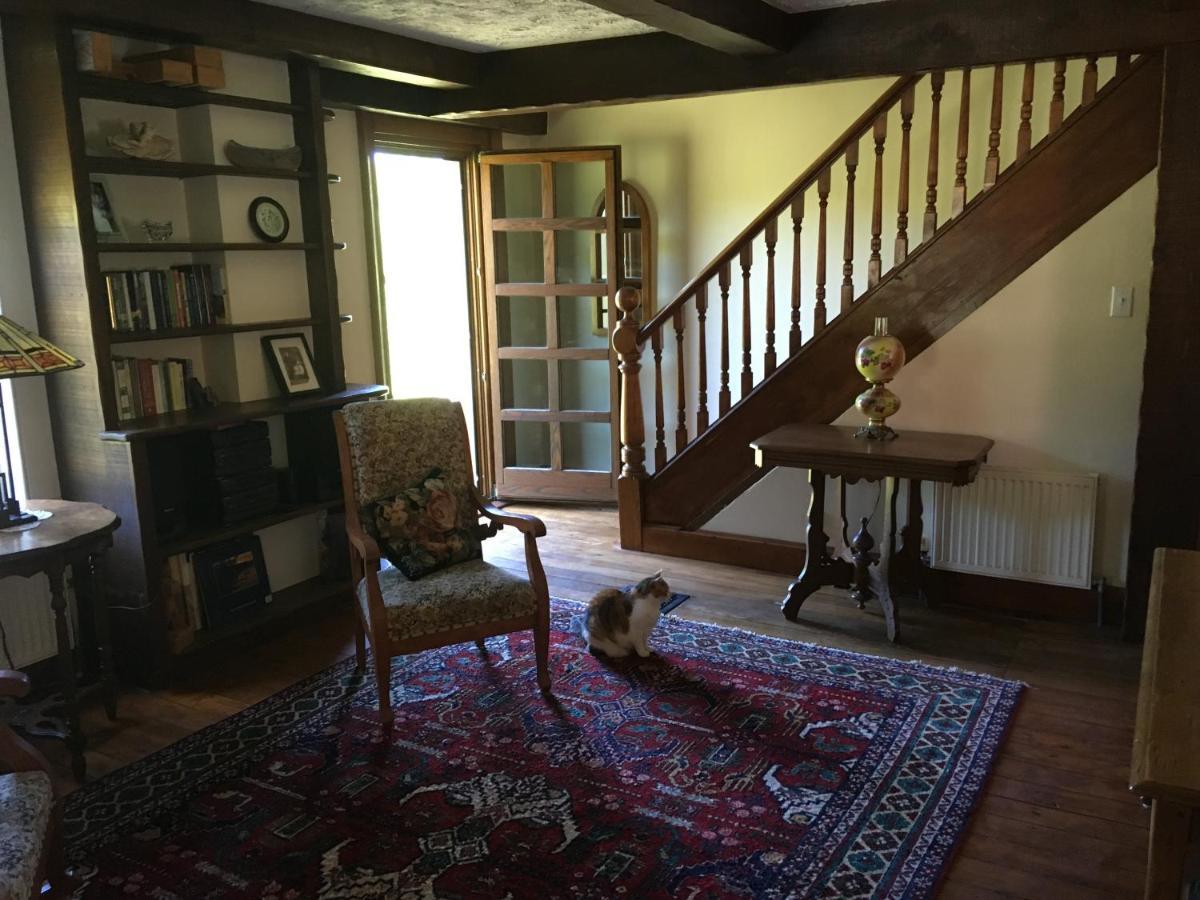 Sawyer'S Creek Bed And Breakfast Algonquin Highlands Экстерьер фото
